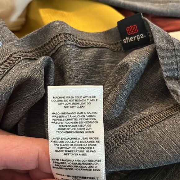 Sherpa Heather Gray 1/4 Zip Pullover, size L - Picture 12 of 13